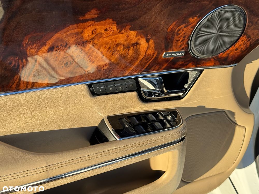 Jaguar XJ 3.0 T AWD Portfolio - 36