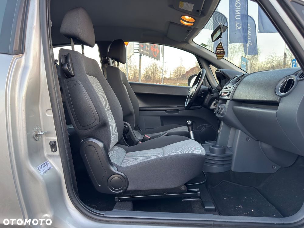 Mitsubishi Colt - 18