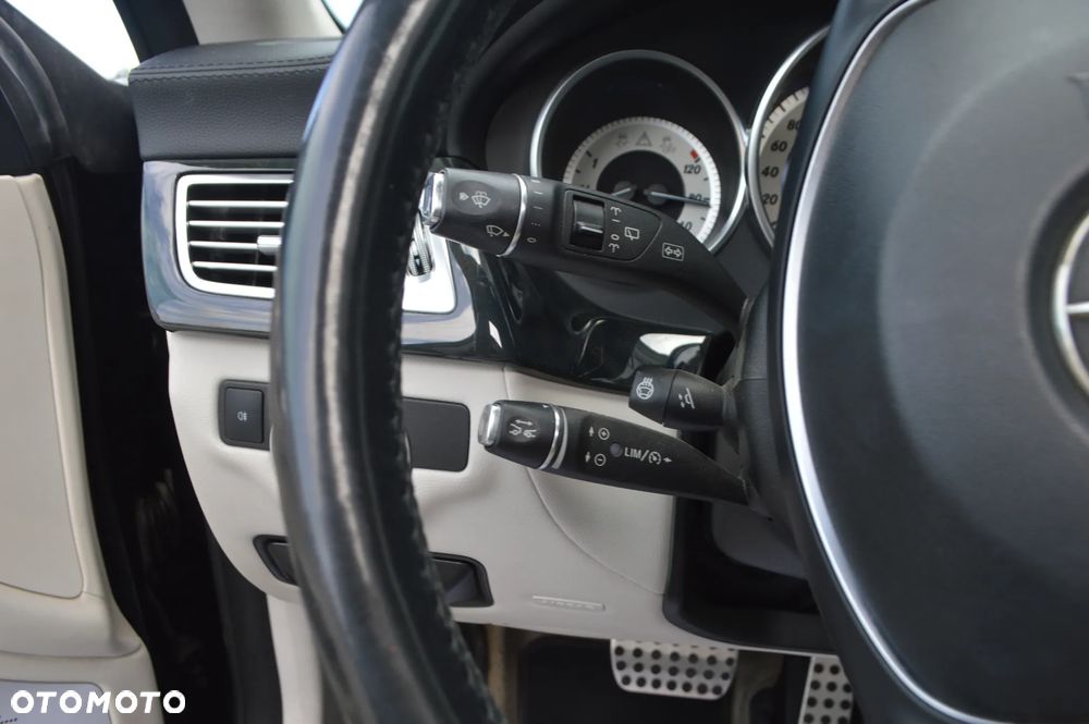 Mercedes-Benz CLS 350 d 4-Matic - 22