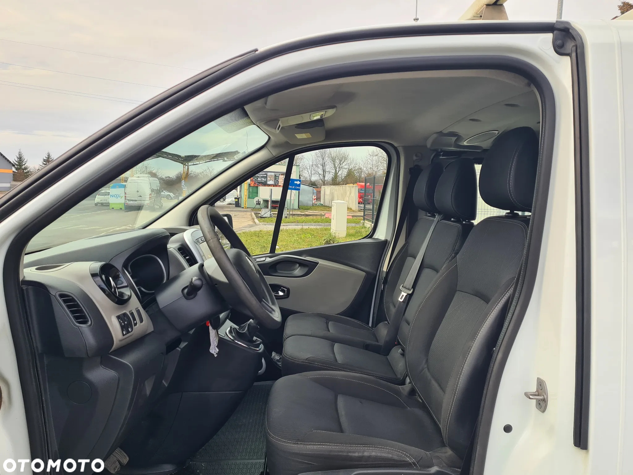 Renault TRAFFIC 6-OSÓB L2 DŁUGI SUPER STAN - 12