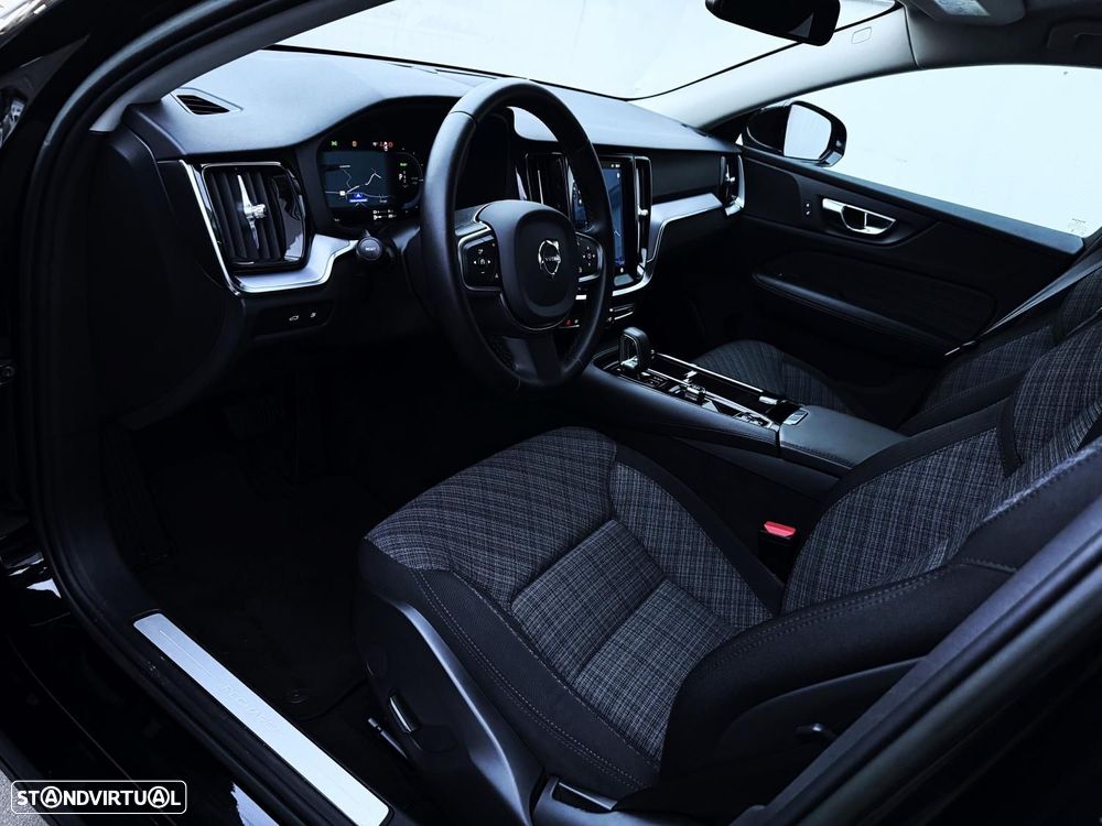 Volvo V60 2.0 T6 AWD TE Essential - 4