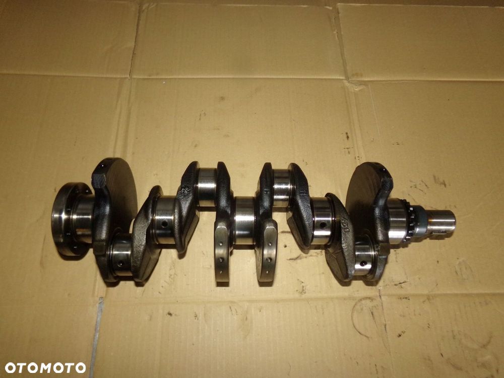 WAŁ KORBOWY VOLVO V50 FOCUS MK2 PEUGEOT 407 307 2.0 HDI