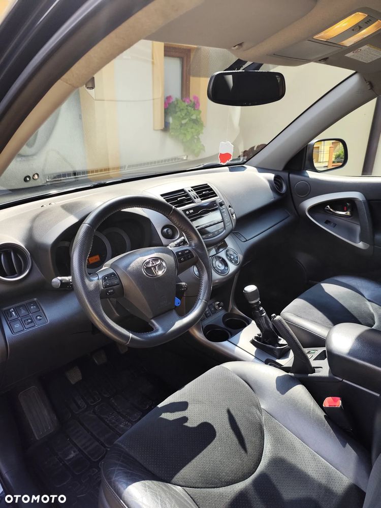 Toyota RAV4 2.2 D-4D Sol - 10