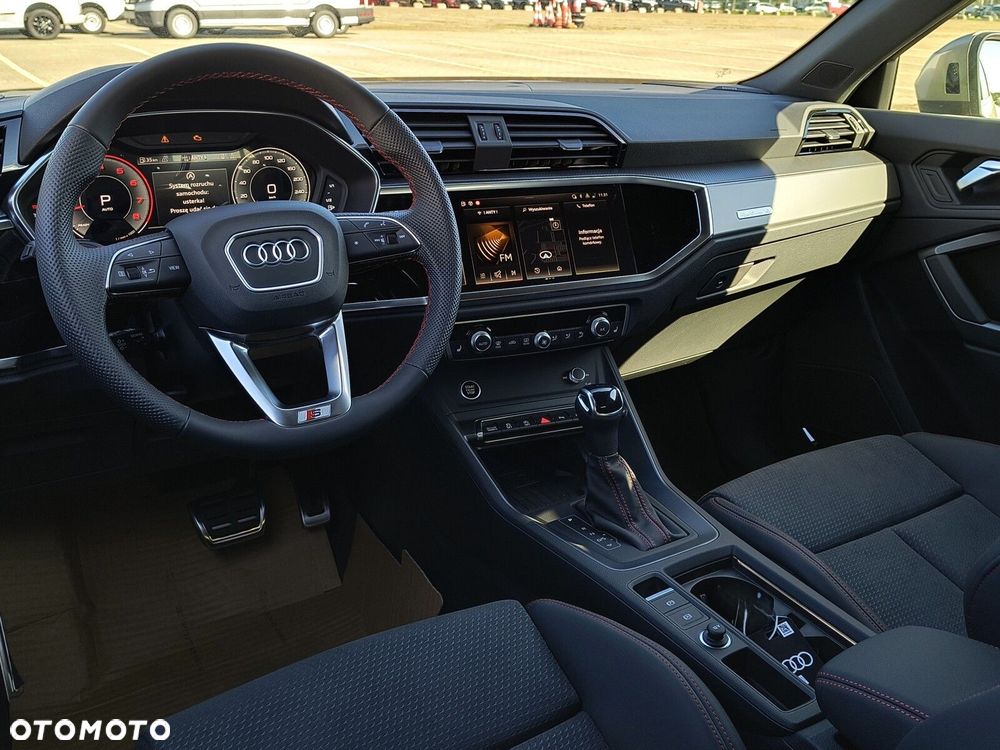 Audi Q3 Sportback - 16