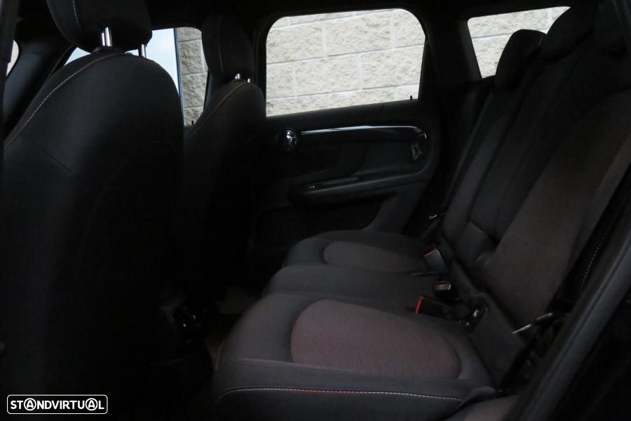 MINI Countryman Cooper SE ALL4 Auto - 32