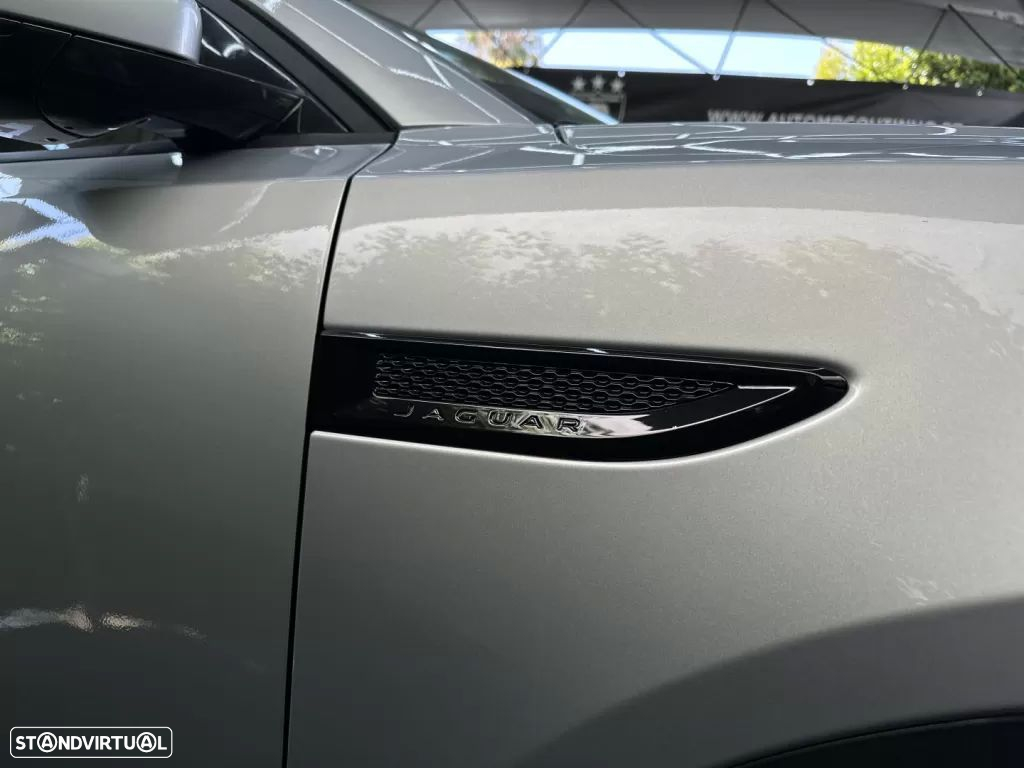 Jaguar E-Pace 2.0 i4D - 11