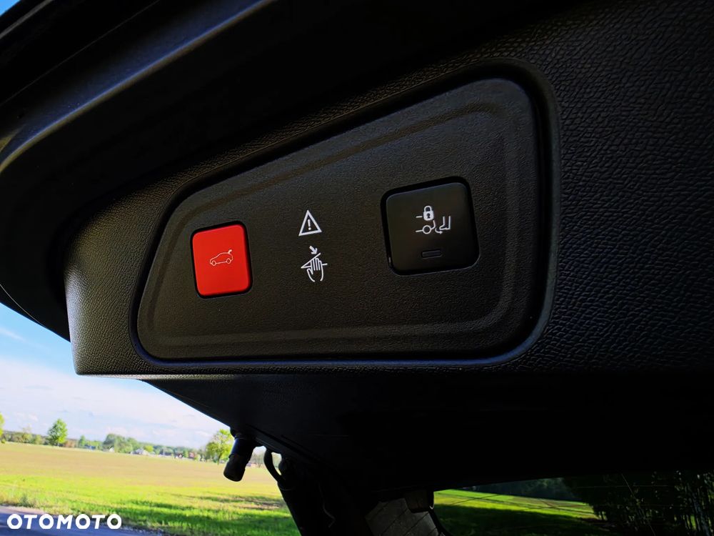 Peugeot 3008 1.5 BlueHDi GT S&S EAT8 - 23