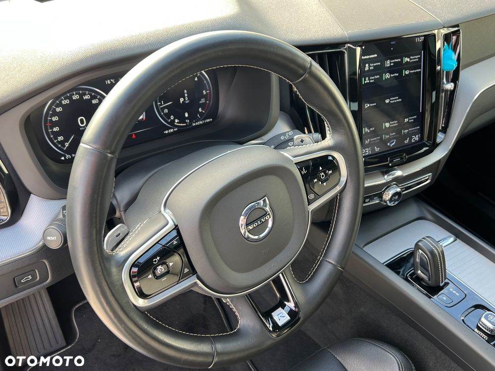 Volvo XC 60 D5 AWD R-Design - 19