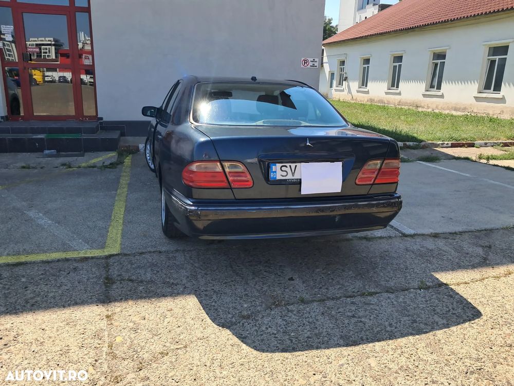 Mercedes-Benz E - 11