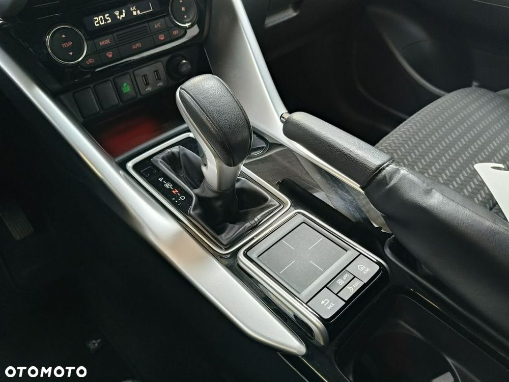 Mitsubishi Eclipse Cross - 27