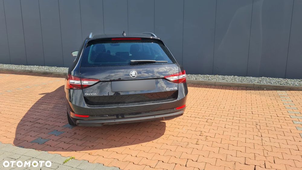 Skoda Superb 2.0 TSI L&K DSG - 4