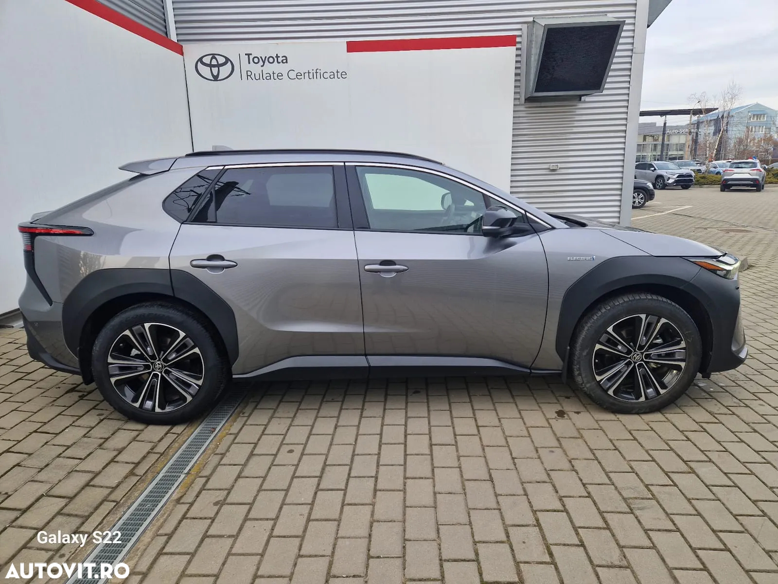 Toyota BZ4X 150 KW FWD (4x2) Luxury - 4