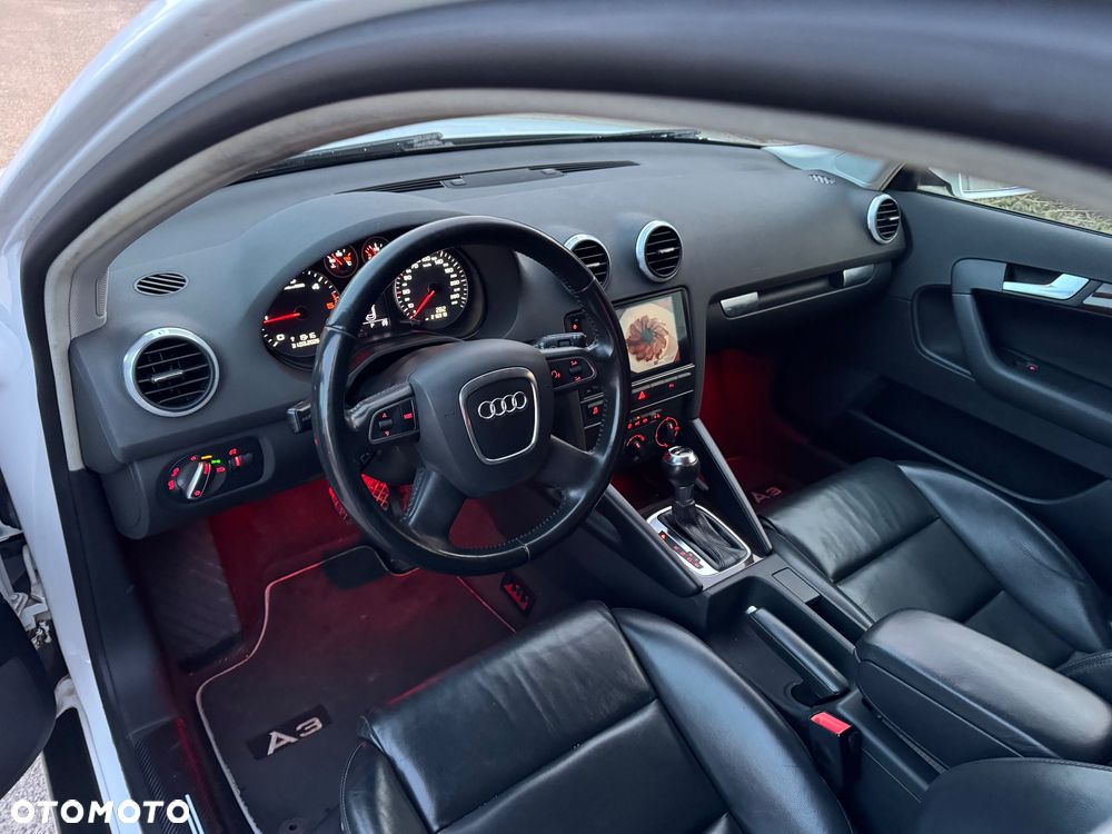 Audi A3 Sportback 2.0 TDI DPF S tronic S line Sportpaket - 26