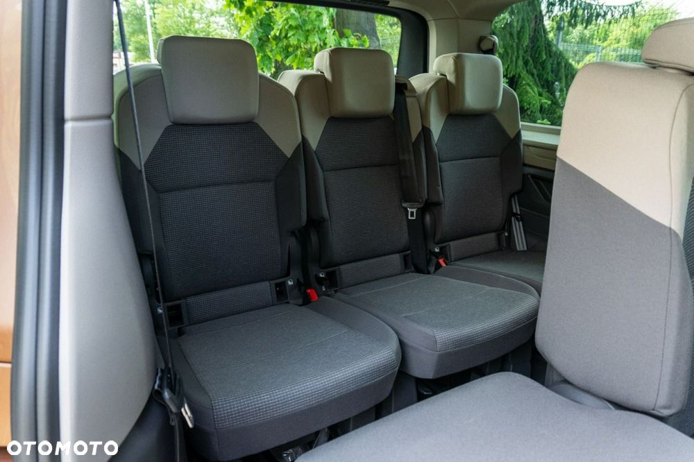 Volkswagen Multivan - 25
