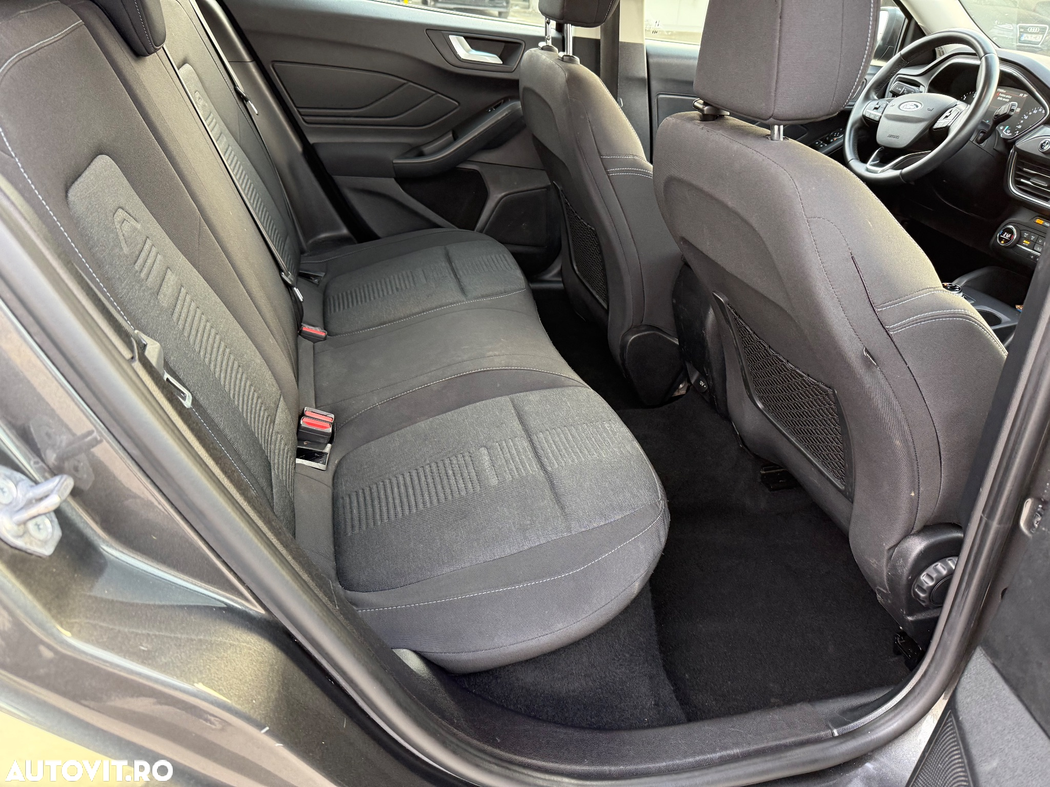 Ford Focus 1.5 EcoBlue Active Business - 15