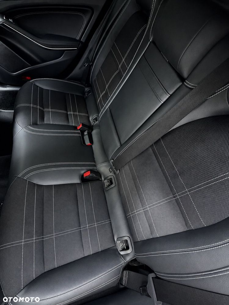 Mercedes-Benz CLA 200 7G-DCT Peak Edition - 7