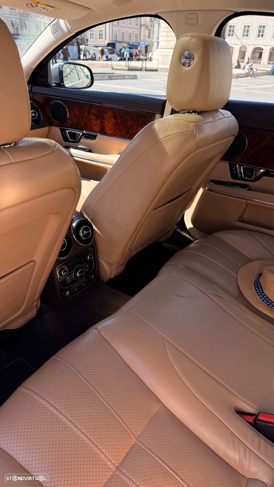 Jaguar XJ 3.0 D V6 LWB Premium Luxury - 17