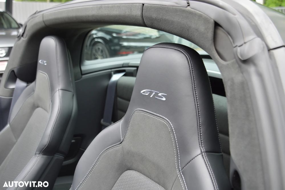 Porsche 911 Targa 4 GTS PDK - 5