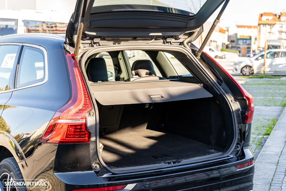 Volvo XC 60 2.0 T8 PHEV R-Design AWD - 8