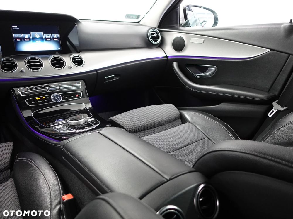 Mercedes-Benz Klasa E 220 d 9G-TRONIC - 34