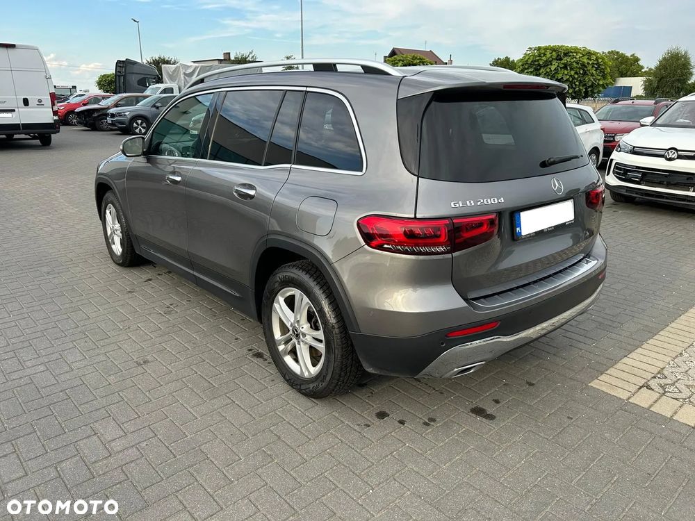 Mercedes-Benz GLB 200 d Progressive 8G-DCT - 4