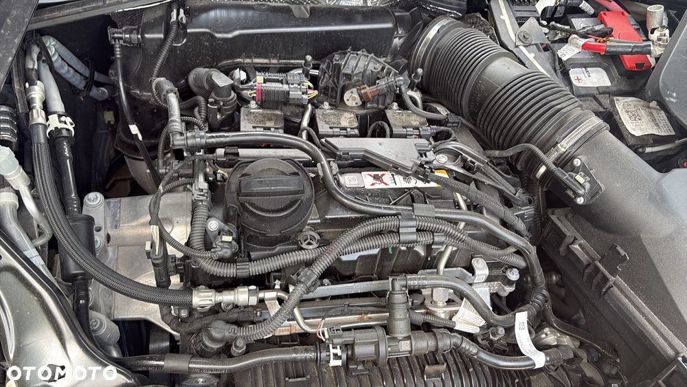 BMW Seria 1 120 mHEV - 13