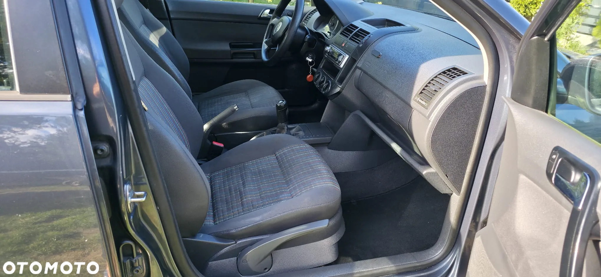 Volkswagen Polo 1.4 16V Comfortline - 5