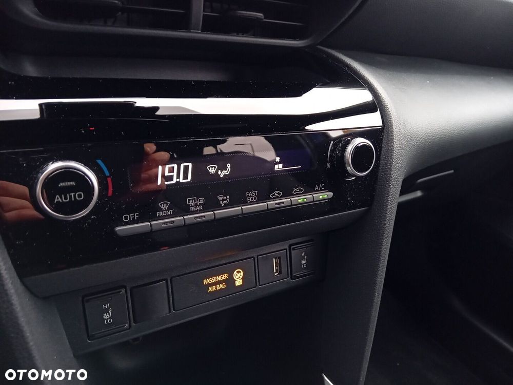 Toyota Yaris Cross - 18