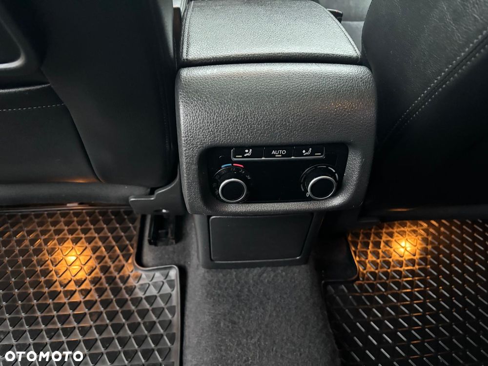 Volkswagen Sharan 2.0 TDI BMT Comfortline DSG - 22