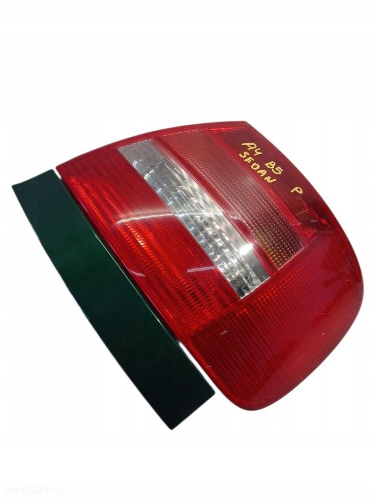 lampa prawa tylna tył audi a4 b5 sedan 8d0945096f a4 b5 sedan - 2