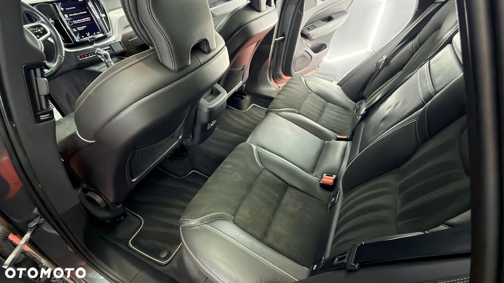 Volvo XC 60 D4 R-Design - 26