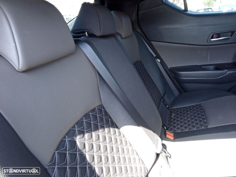Toyota C-HR 1.8 Hybrid Exclusive - 24