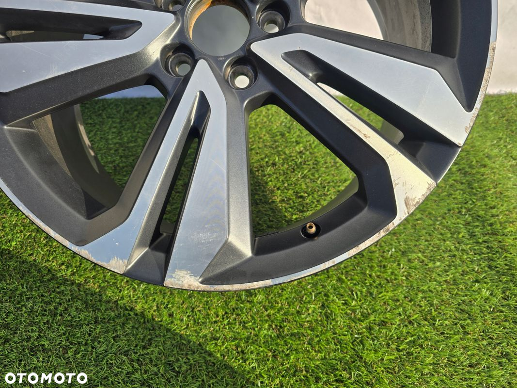FELGA VOLVO V60 II 2 XC70 R-DESIGN 8x19 ET55 5x108 31680201 - 4