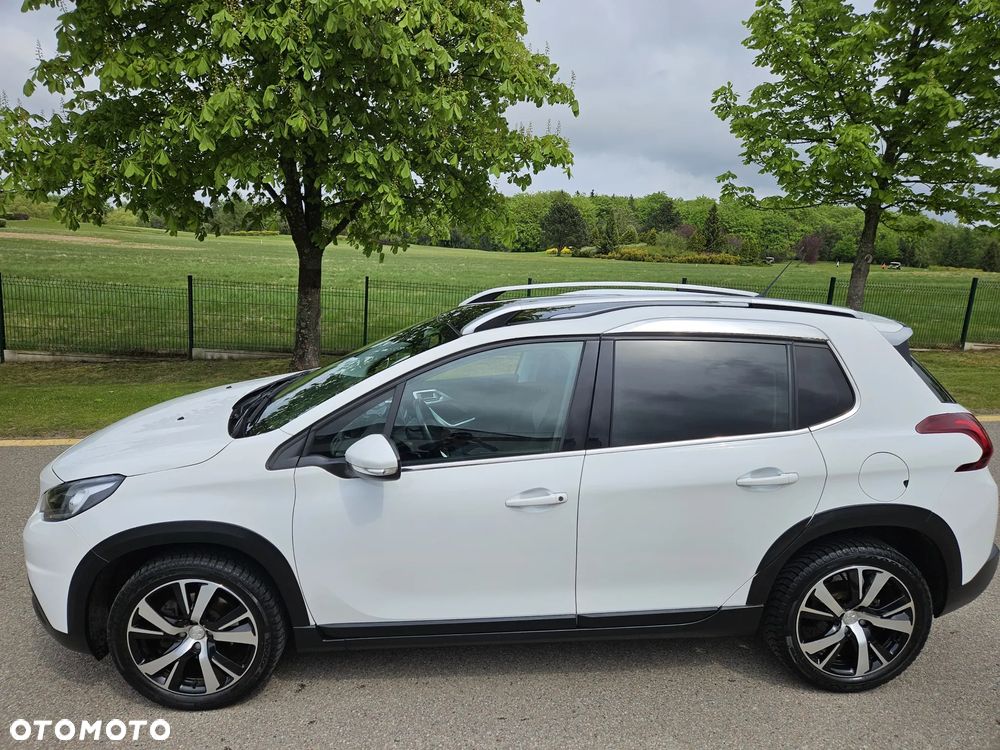 Peugeot 2008 1.2 Pure Tech Allure S&S - 12