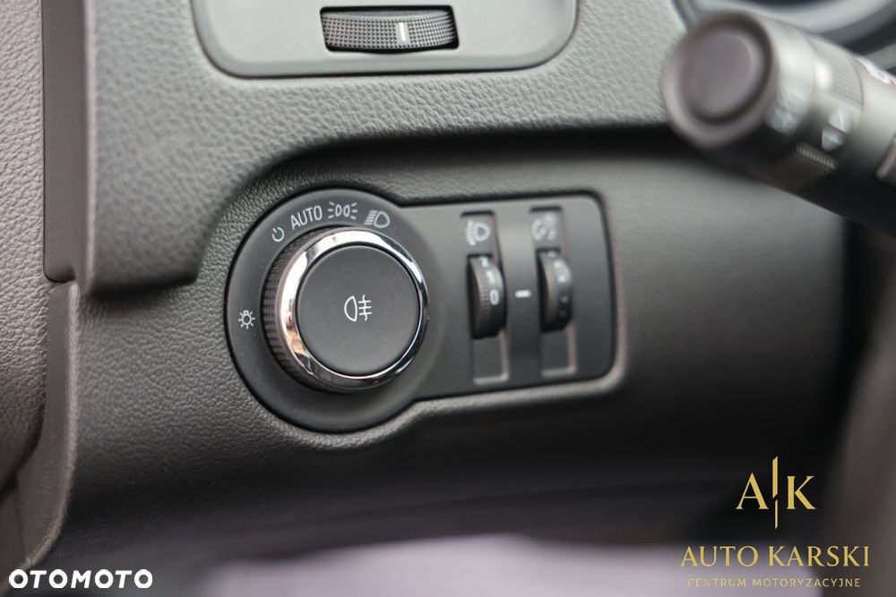Opel Insignia - 19