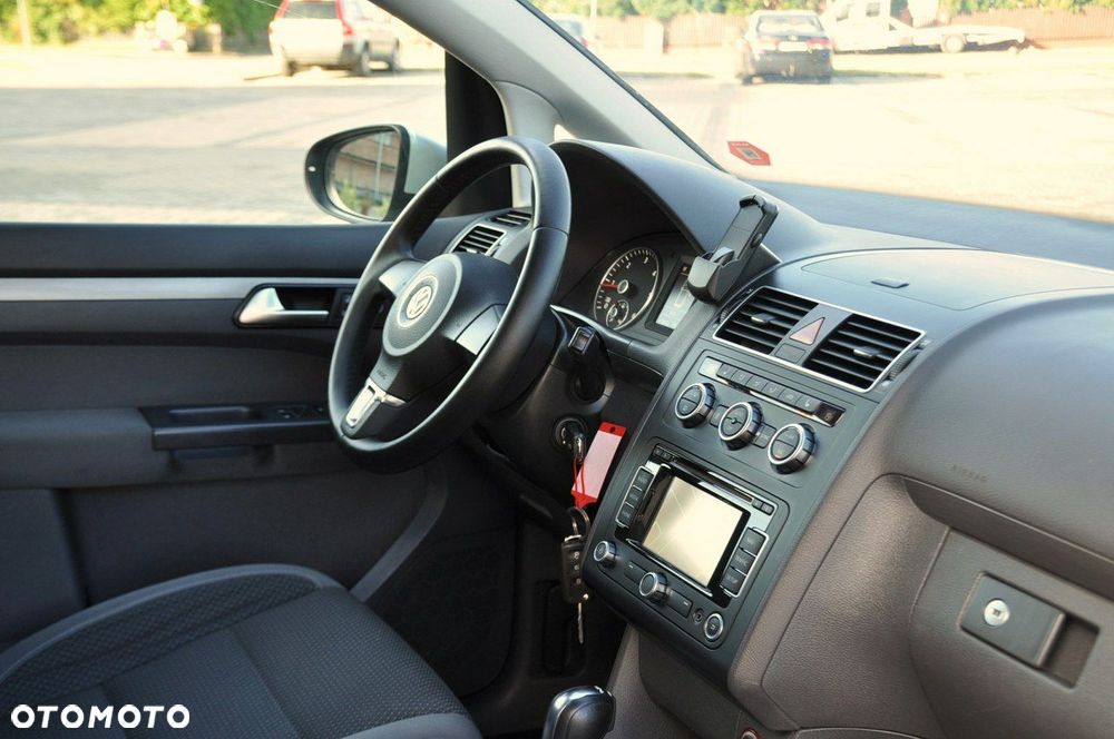 Volkswagen Touran - 18