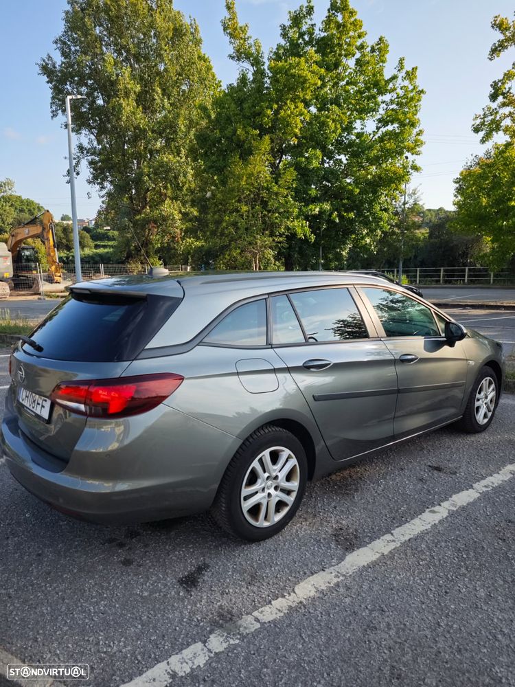 Opel Astra Sports Tourer 1.5 D S&S Business Edition - 4