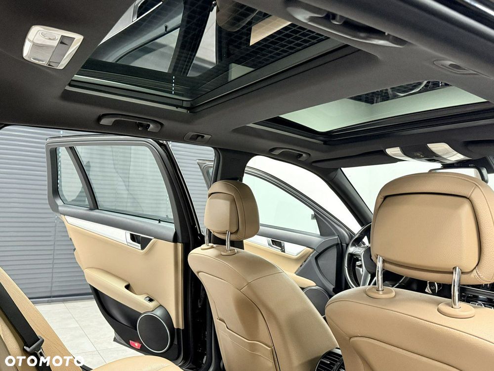 Mercedes-Benz Klasa C - 32