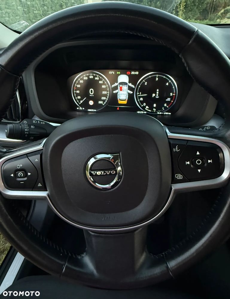 Volvo XC 60 B5 D AWD Momentum Pro - 5
