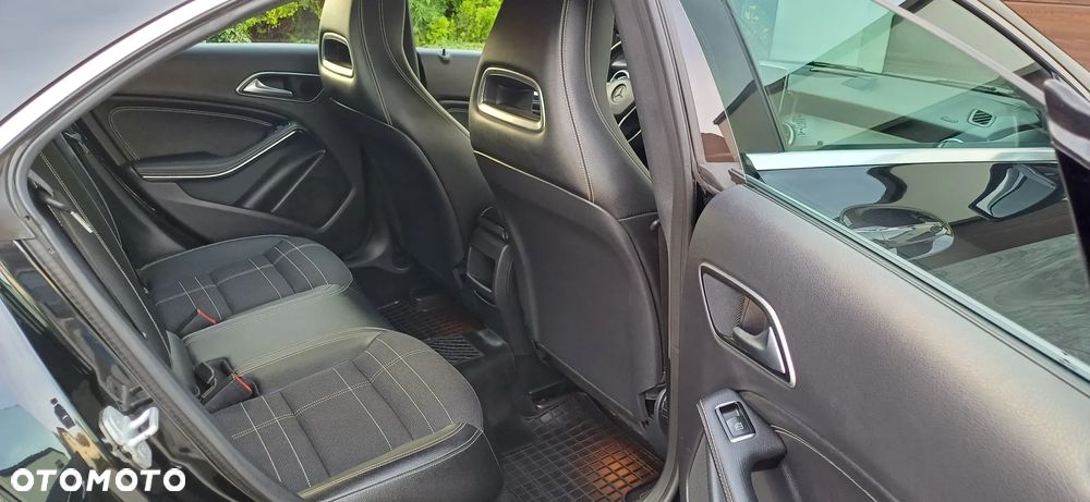 Mercedes-Benz CLA 180 UrbanStyle Edition - 10