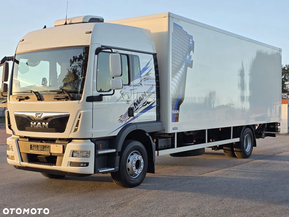 MAN TGM 15.290 / TGL / KONTENER / IZOTERMA / WINDA / KLIMA POSTOJOWA / 2019R / EURO 6 / PEŁEN SERWIS /  8200KG ŁADOWNOŚĆ  / SPROWADZONY / ZADBANY / JAK NOWY /  KSIĄŻKA SERWISOWA / E6 / 18 PALET - 8