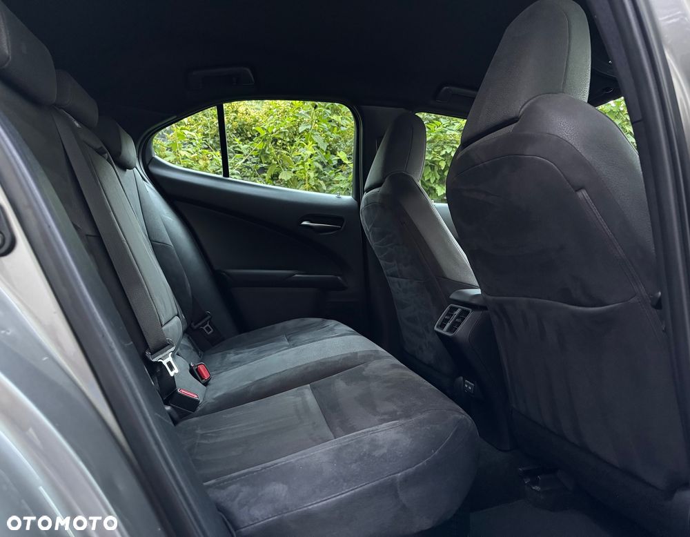 Lexus UX - 14
