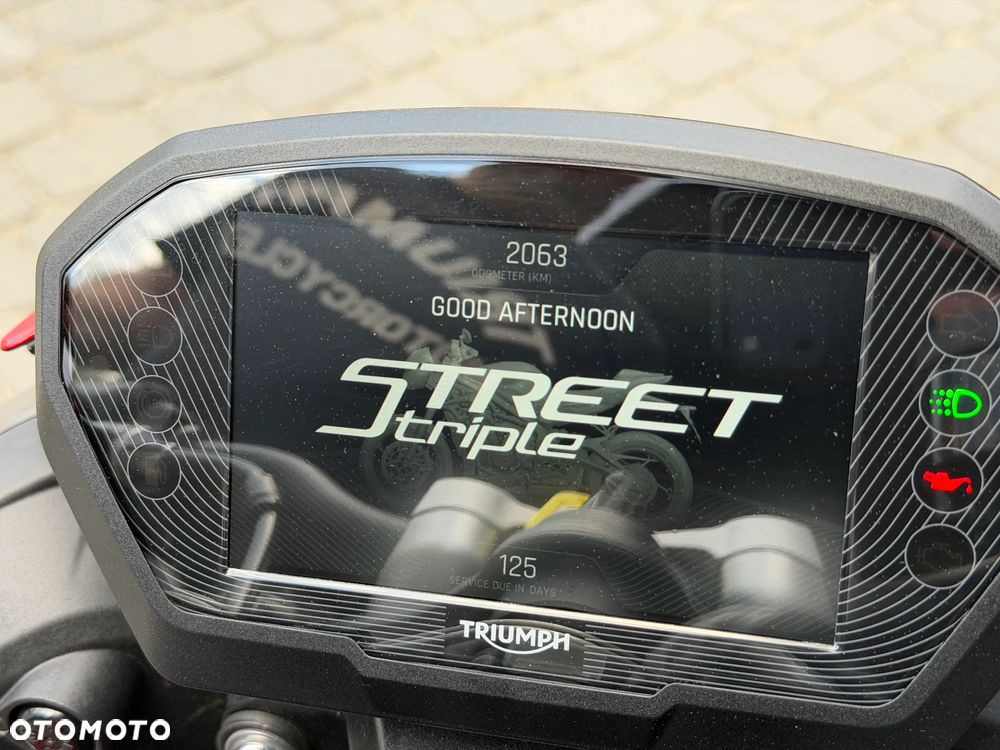 Triumph Street Triple - 15