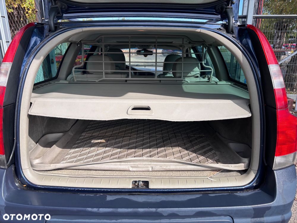 Volvo XC 70 AWD Momentum - 8