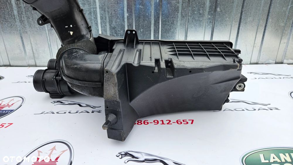 Jaguar XJ 351 3.0D Obudowa filtra powietrza z dolotem 8X23-9A673-AB 4R83-9600-AF Przepływomierz powietrza z kostką 4R8Q-12B579-AC - 10