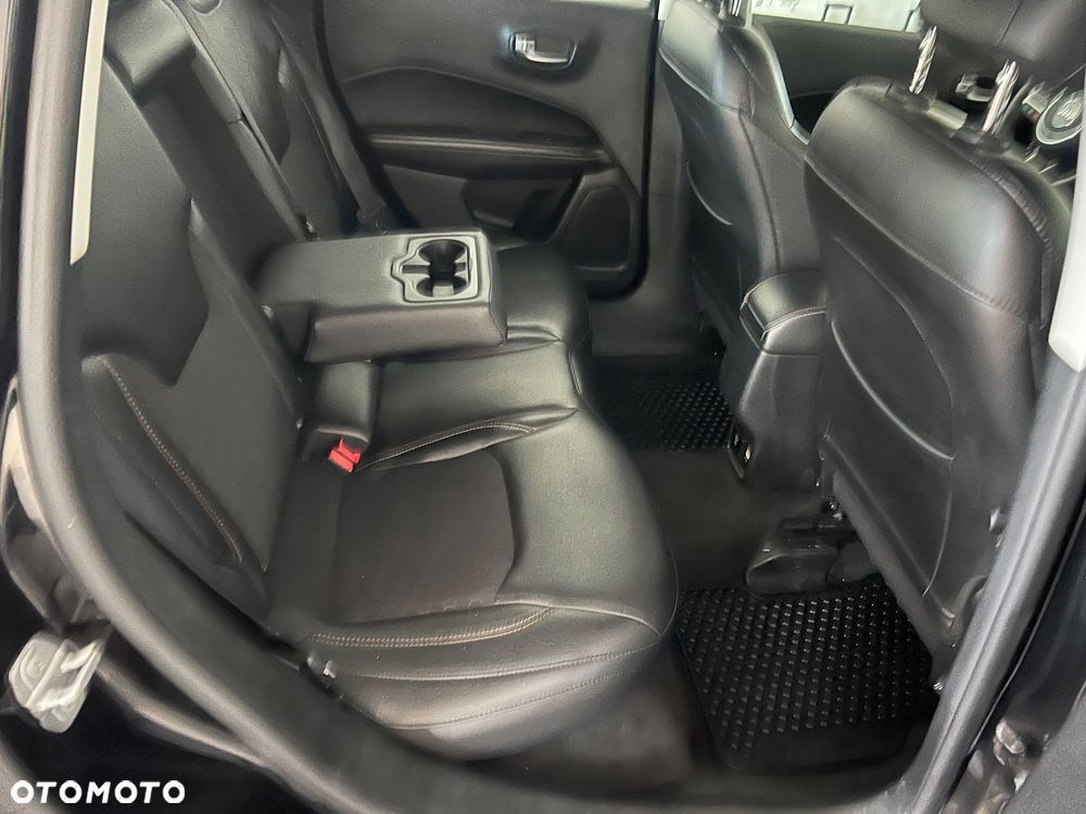 Jeep Compass - 22