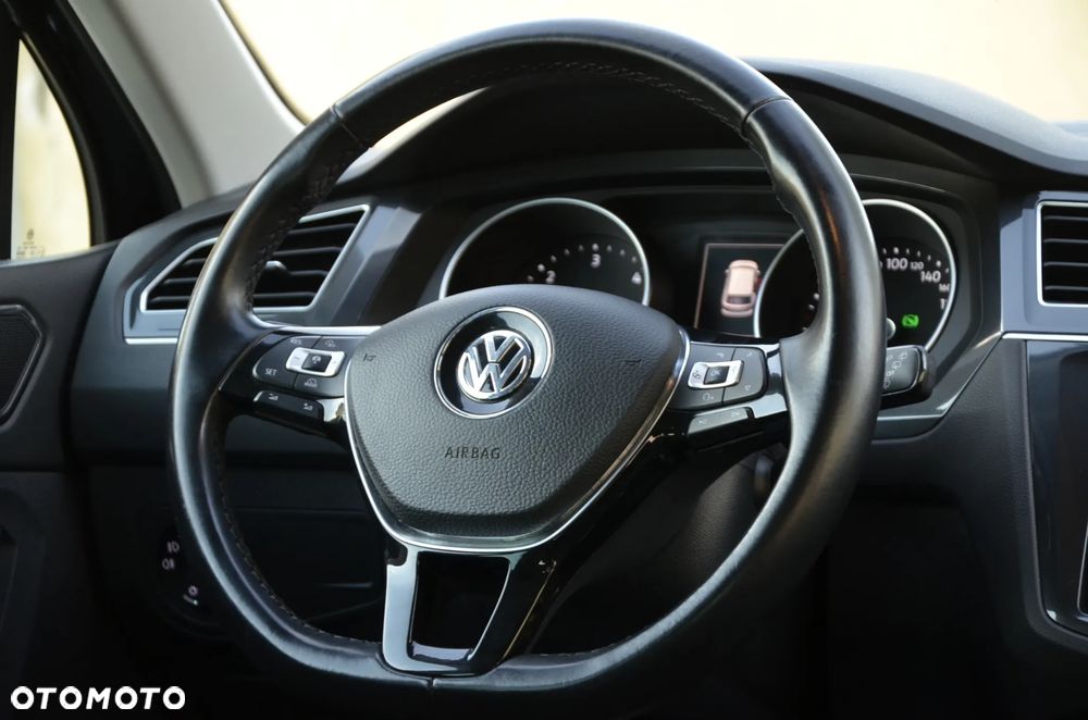 Volkswagen Tiguan - 23