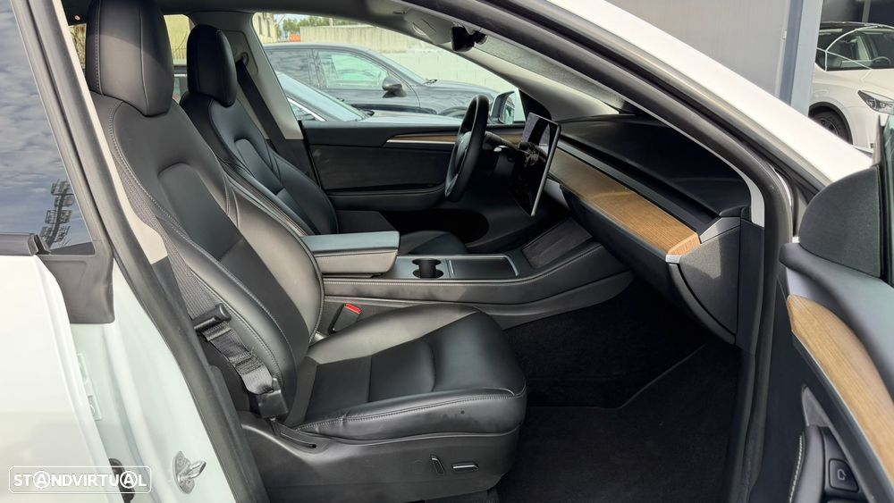Tesla Model Y Long Range Tração Integral - 22