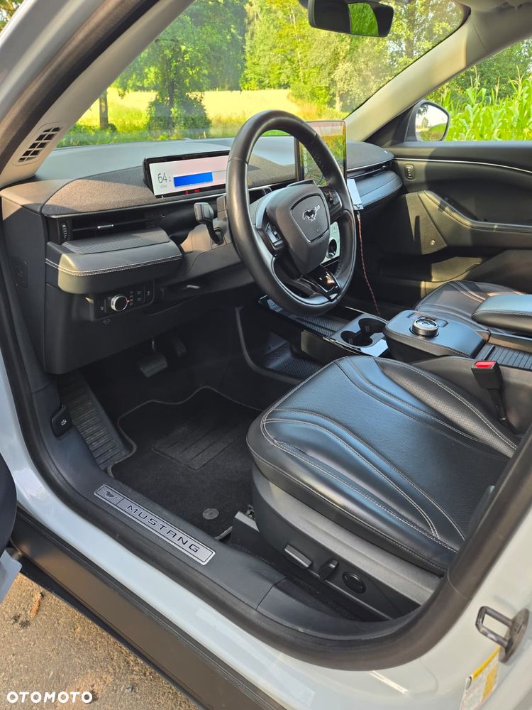 Ford Mustang Mach-E AWD PREMIUM - 40