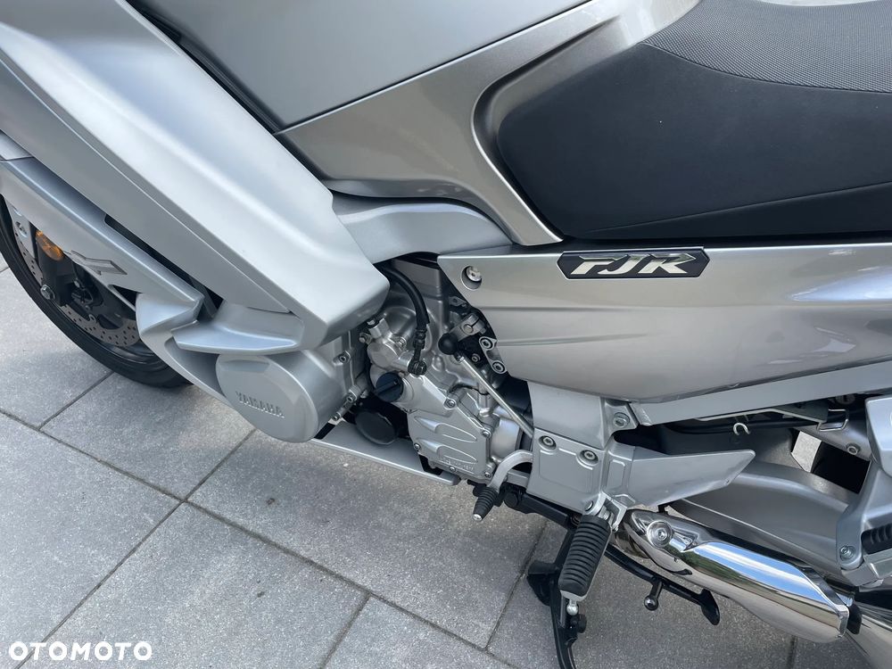 Yamaha FJR - 17